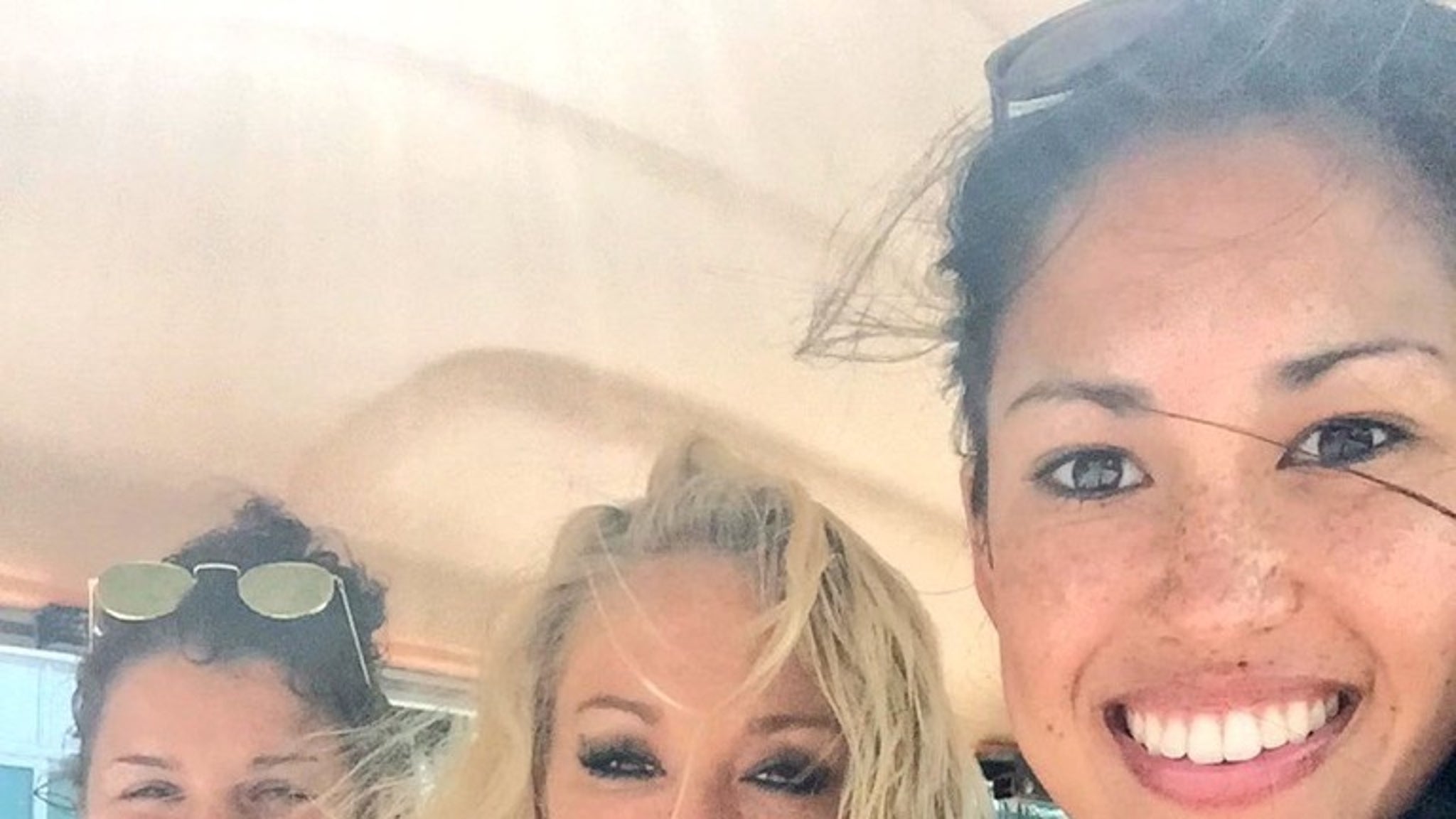 Dallas Cowboys Cheerleaders Bikini Season For Tropical Calendar Shoot