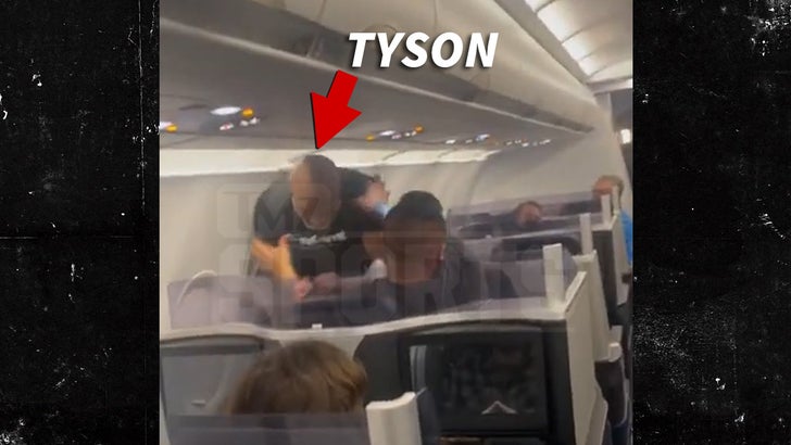 Mike Tyson Uçak Yüzleşmesini Anlattı, 'Benimle dalga geçiyordu!'
