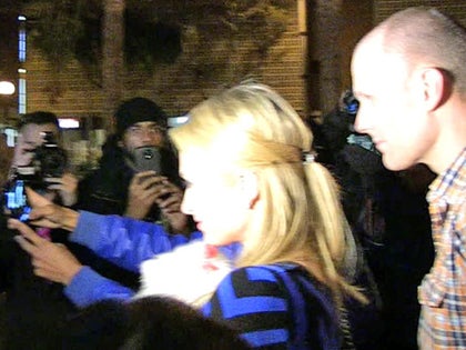 021914_paris_hilton_primary