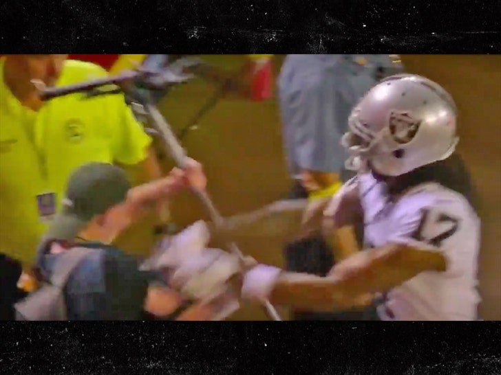 Davante Adams Shoves Man To Ground After Chiefs Loss, Apologizes