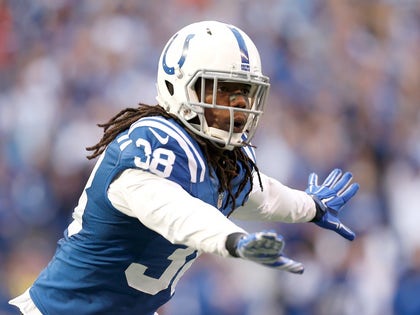 sergio brown on the field Photos 0