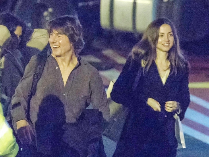 Tom Cruise dan Ana de Armas