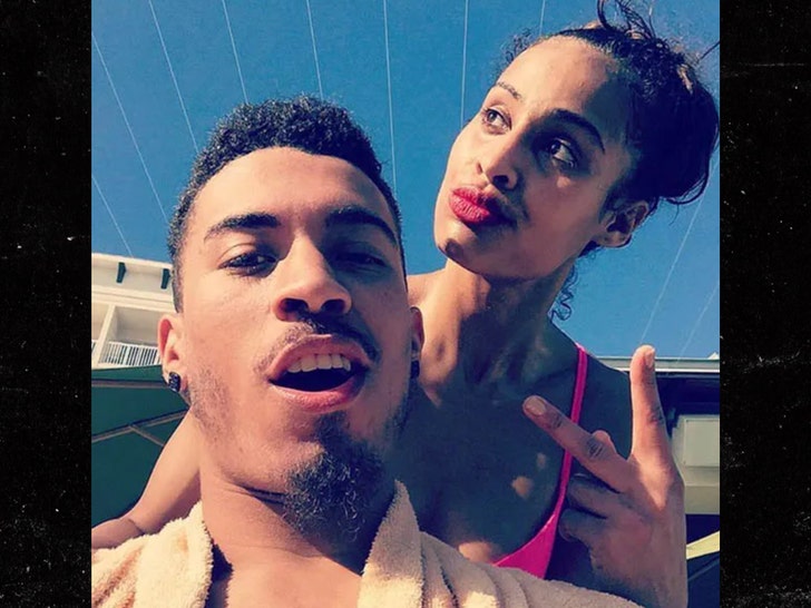 Skylar-Diggins-Daniel-Smith-ig-2