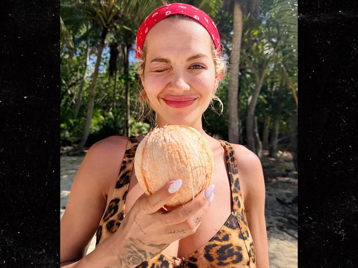0624-Coconut-Bikini-Babes-Sub1