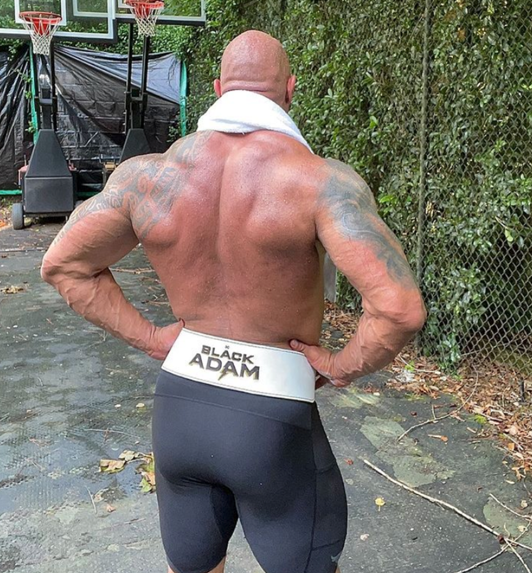 Dwayne-rock-Johnson-workout-gym-photos6