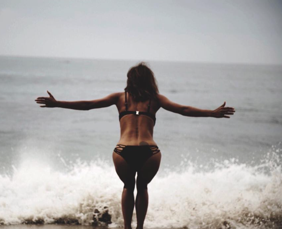 Halle berry hot shots9