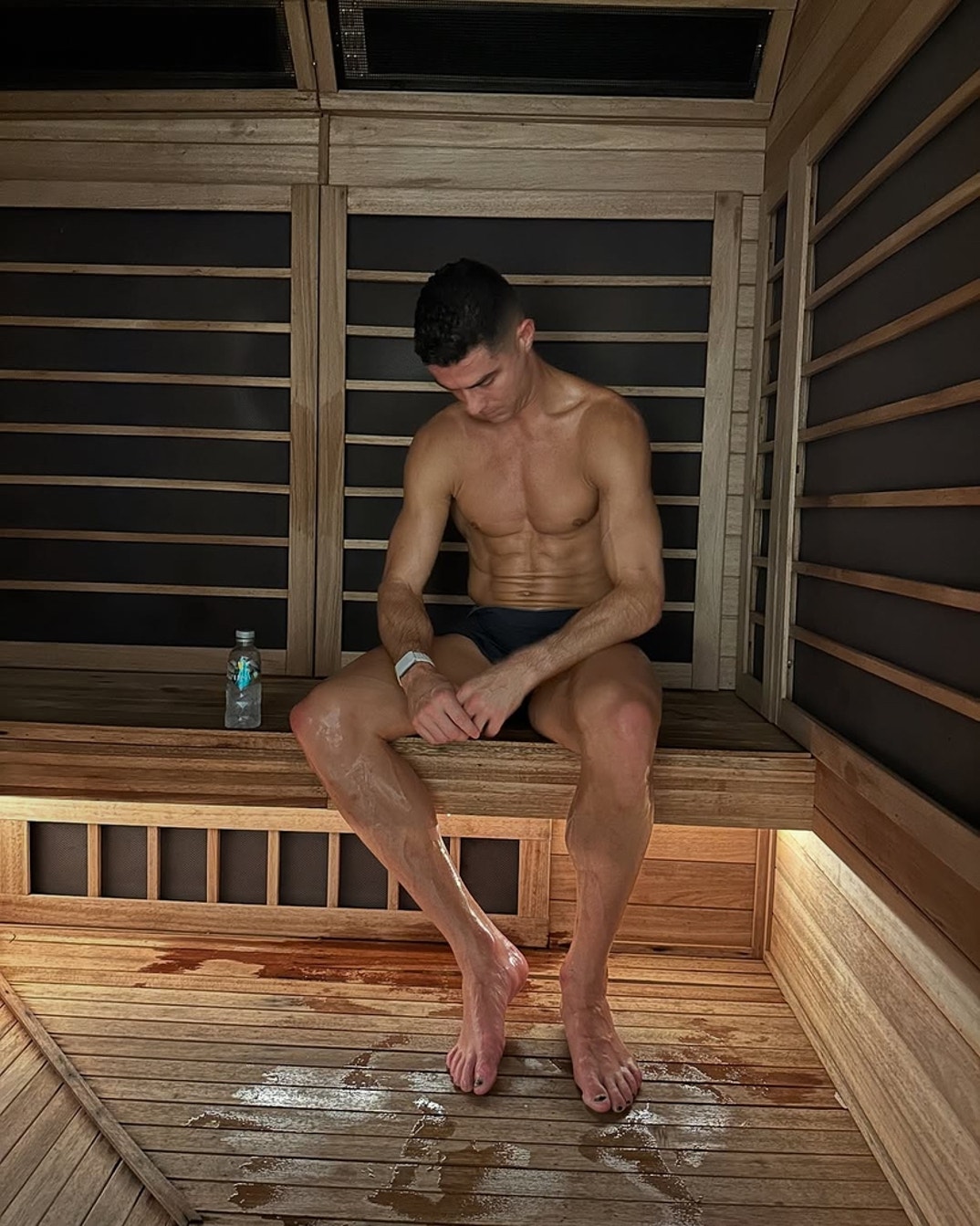 0204 Cristiano Ronaldo's Hot Shots 2