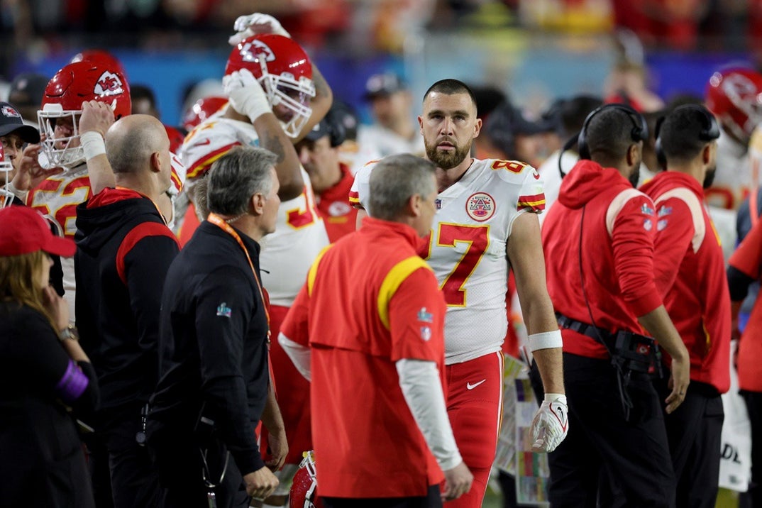Travis Kelce On The Field 9