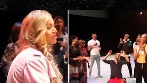 Beyonce Makes a Backstage Surprise at L.A. Dance Show, Freaks Out the Troupe (VIDEO + PHOTO)