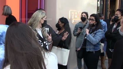 110921-fendi-skims-argument-kal