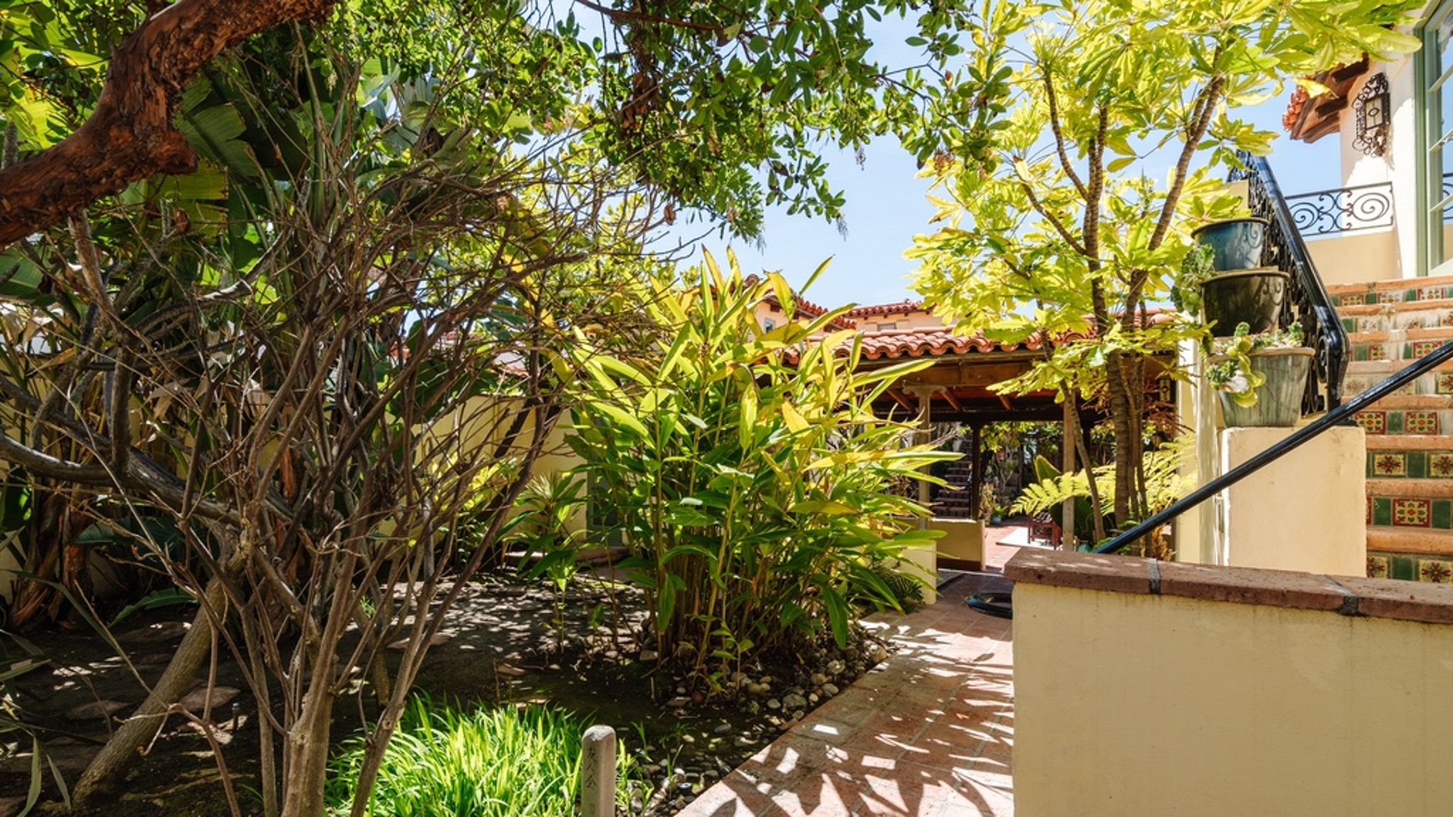 anthony-edwards-selling-dana-point-beach-house