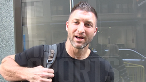 110425 tim tebow primary2.jpg