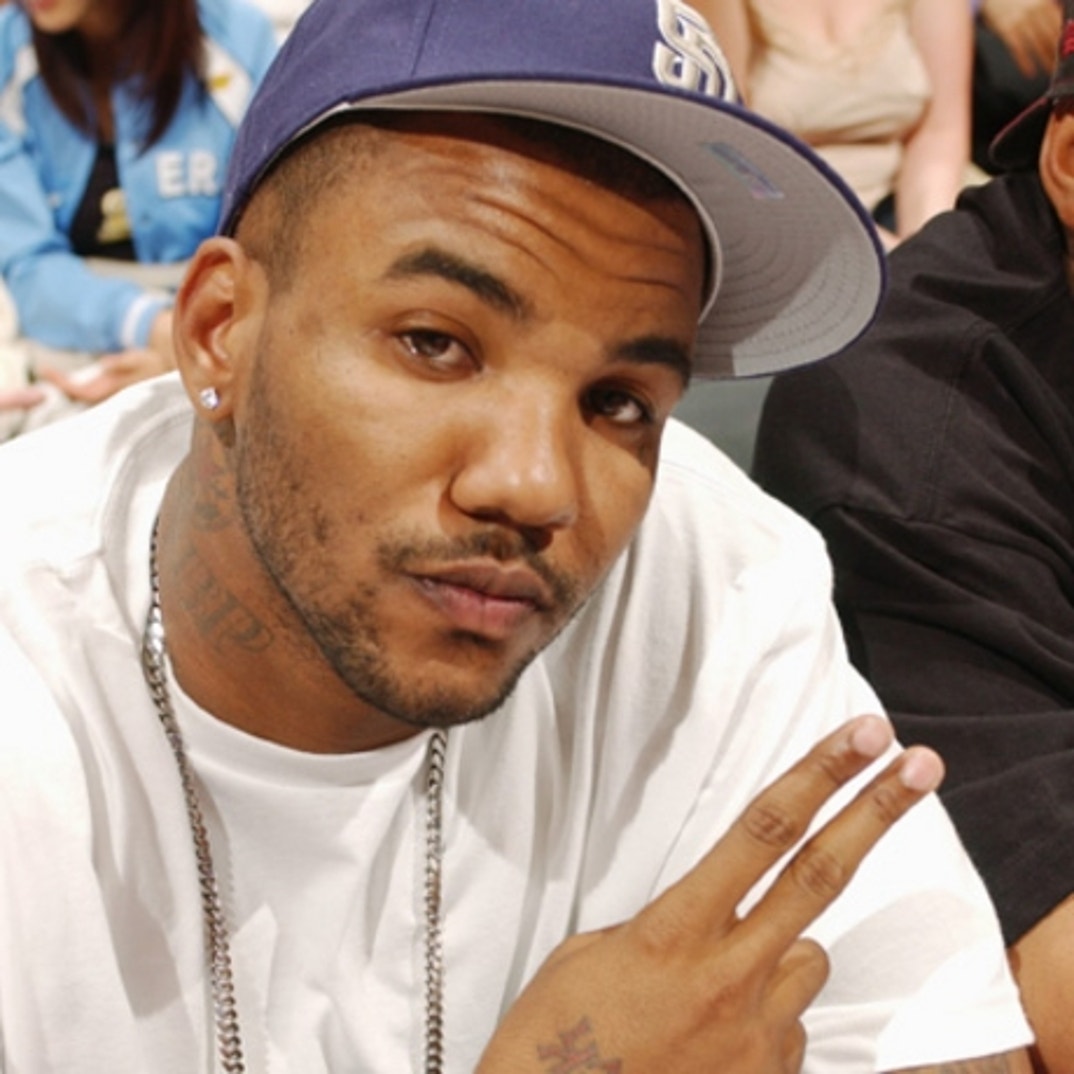 39789-celebrity_pictures_gossip_0133_0012_Layer_4_full