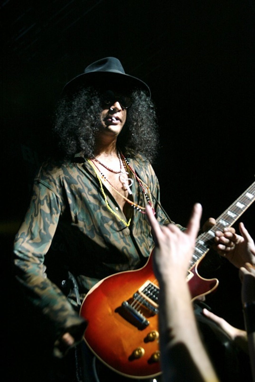 0401_gunsnroses_performance_17
