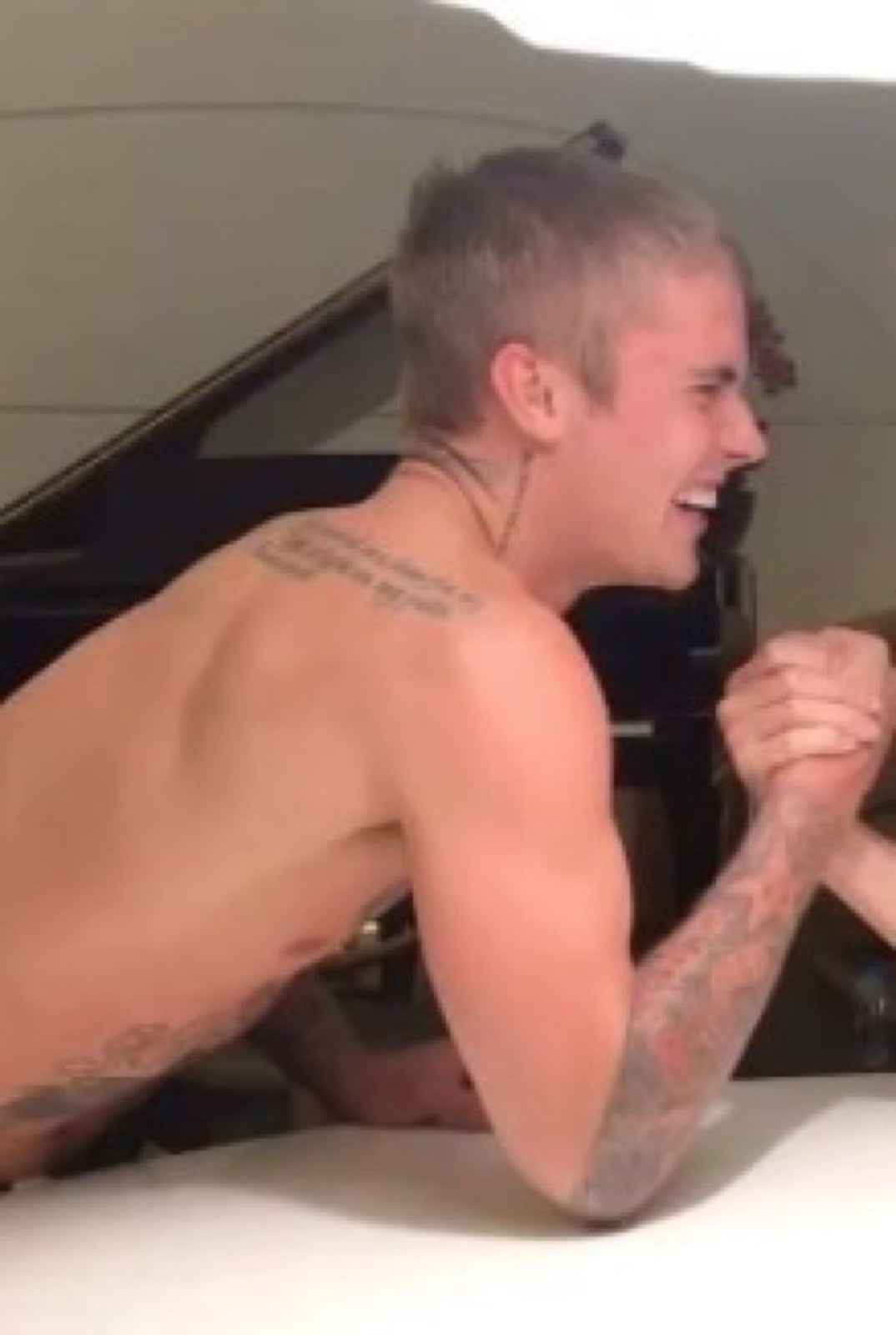 justin bieber shirless photos 04