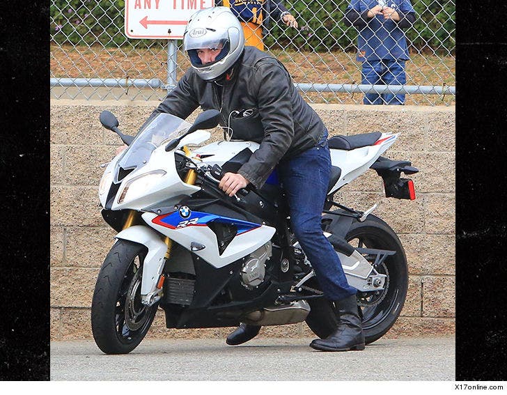 Ben Affleck Rides Hot BMW Motorcycle Before Golden Globes :: 0107-ben-affleck-x17-7