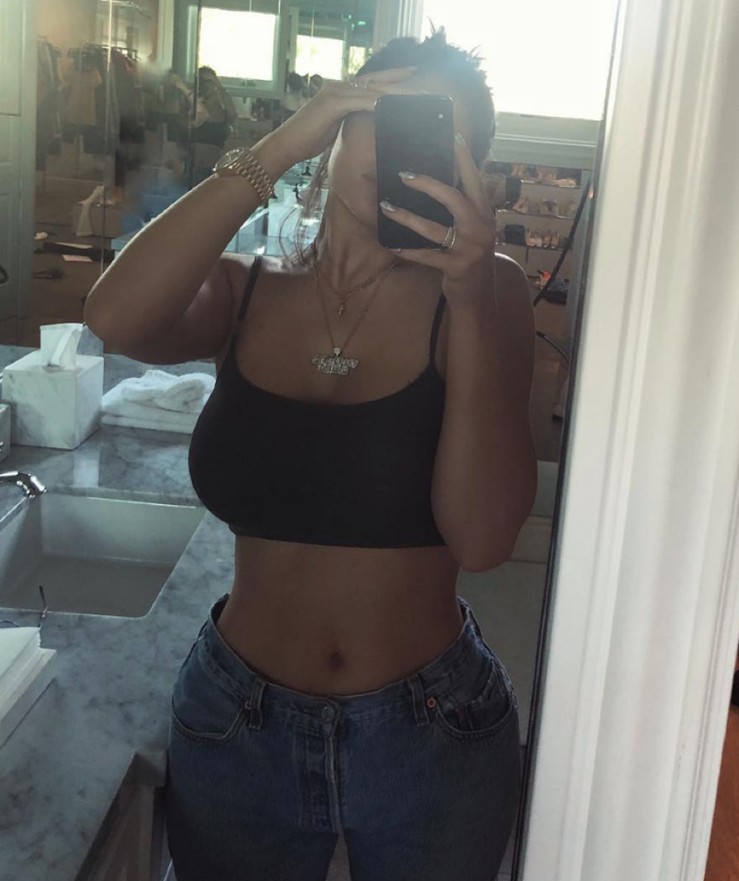 0809_kylie_jenner_hot_photos8