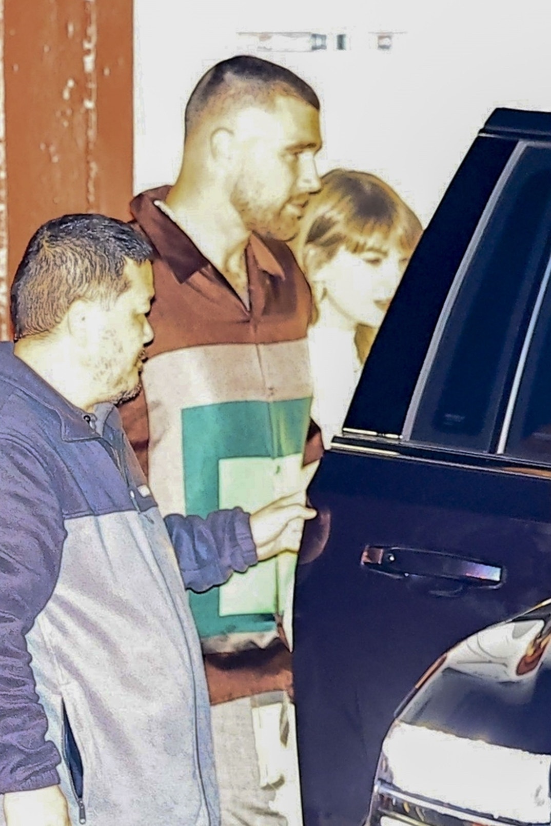 Taylor Swift Travis Kelce Out For Dinner In Beverly Hills 9