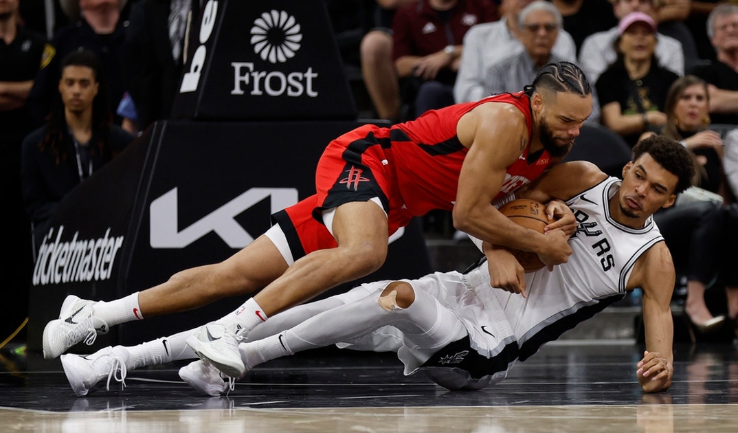 Dillon Brooks On The Court 2