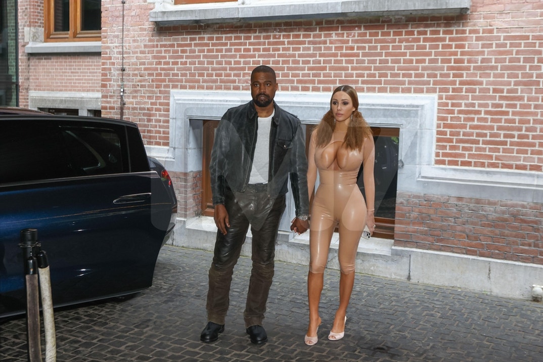Kanye West Bday Bianca Censori 3