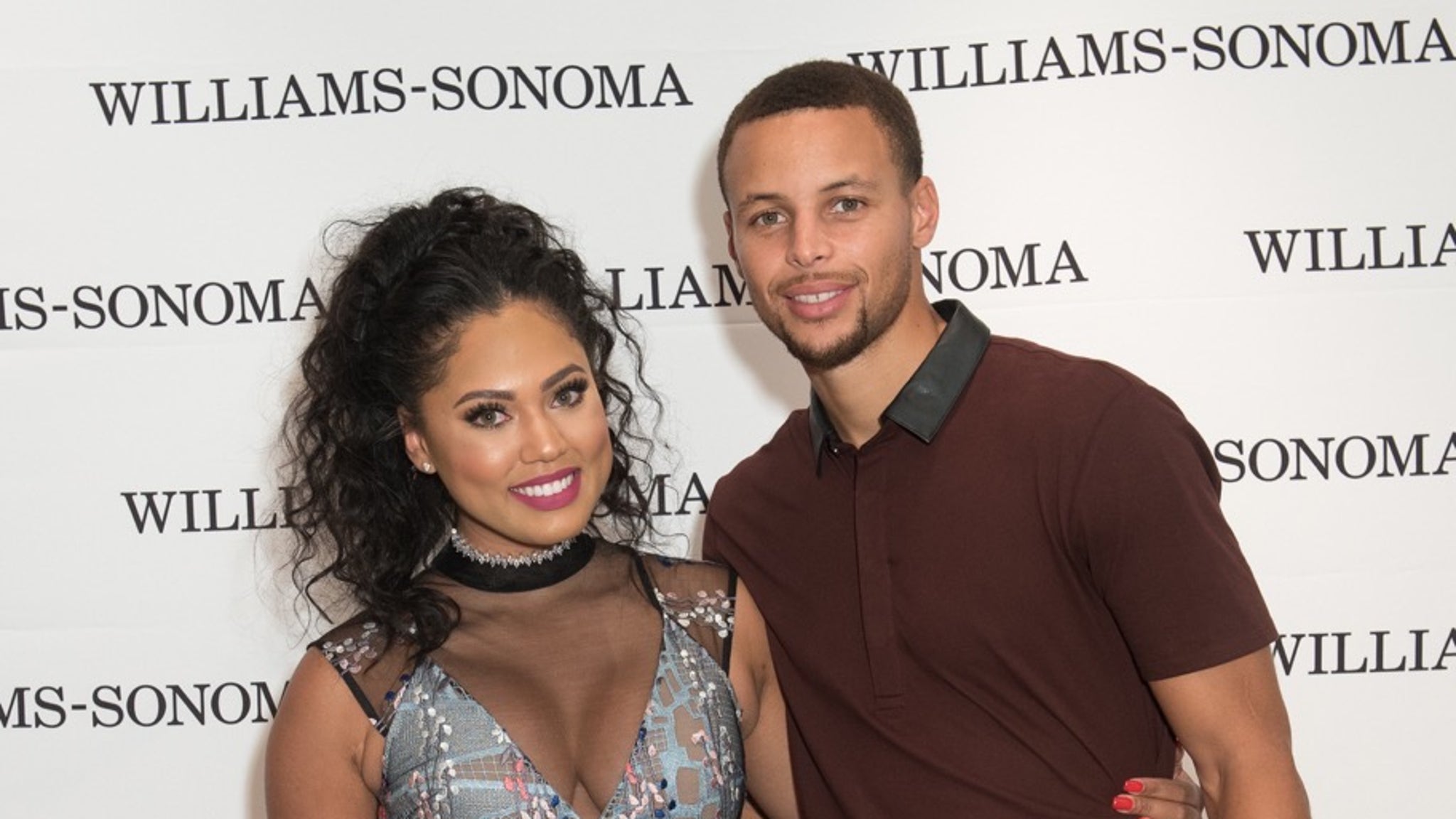 Stephen & Ayesha Curry -- The Cute Couple