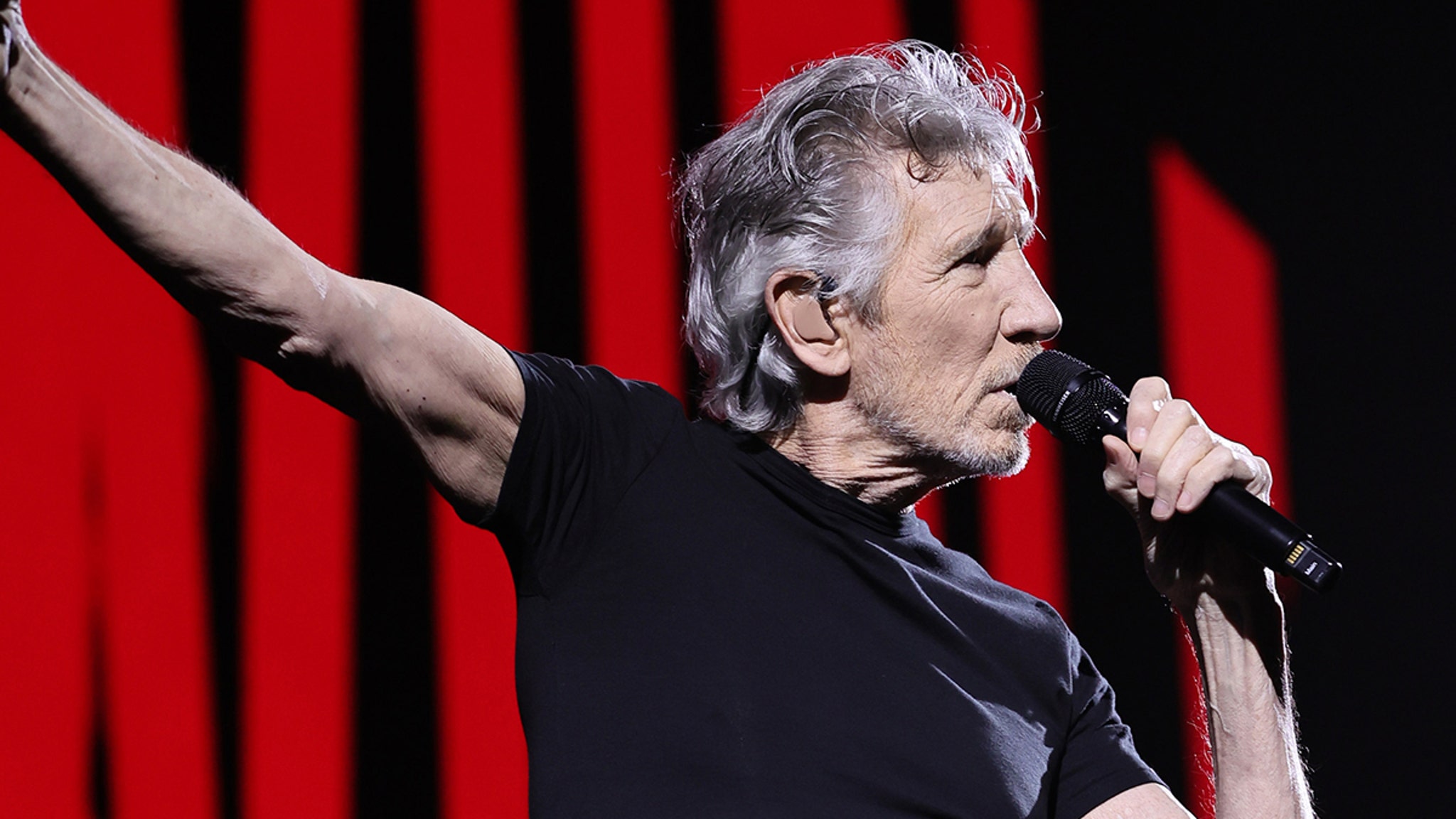 Pink Floyd founder Roger Waters cancels concerts in Poland after blaming Ukraine for war