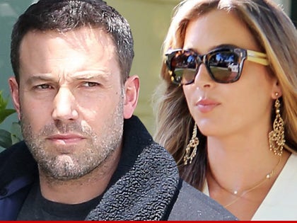 0812_ben_affleck-Christine-Ouzounian_getty_splash
