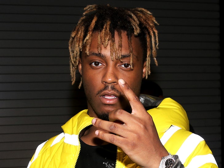 Chicago rapper Juice WRLD dead after reportedly suffering seizure at Midway  Airport