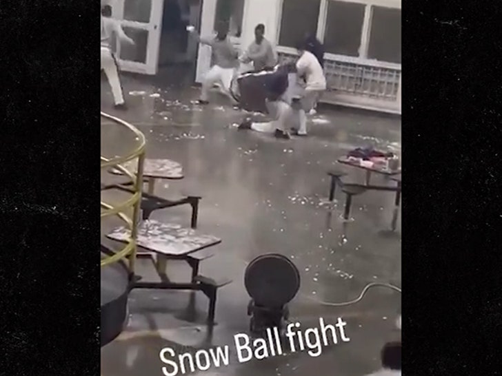 012725 Snowball-Fight-Primary-4