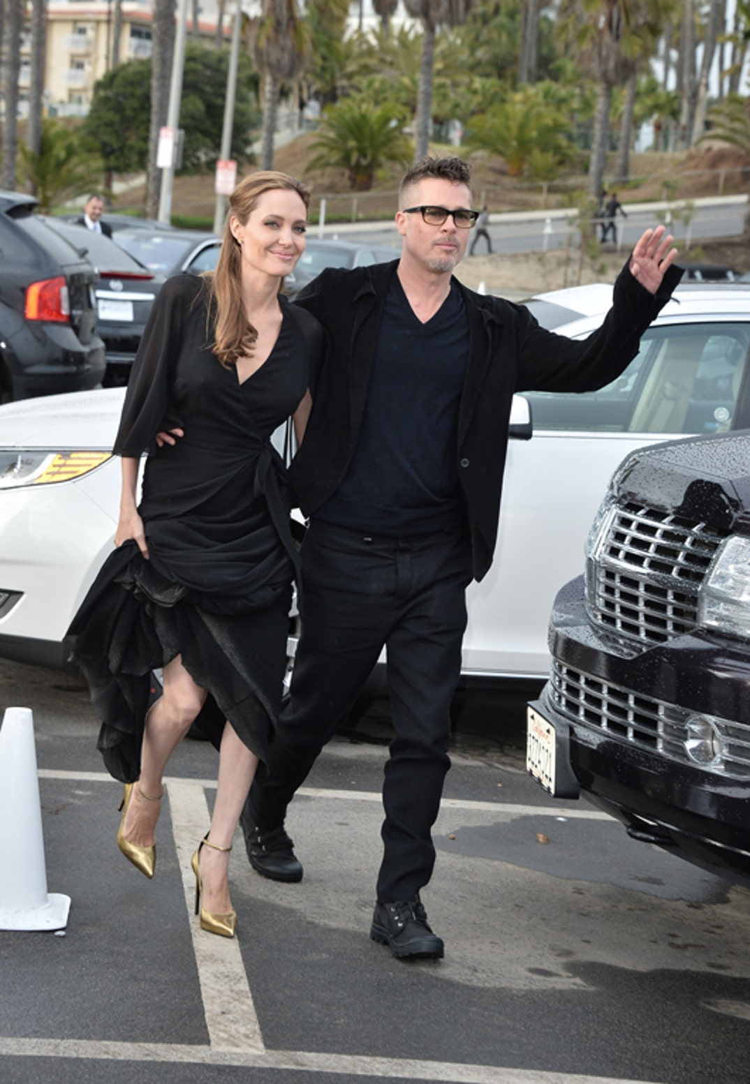 brad_pitt_angelina_jolie_couple_wedding_married_photos_0117