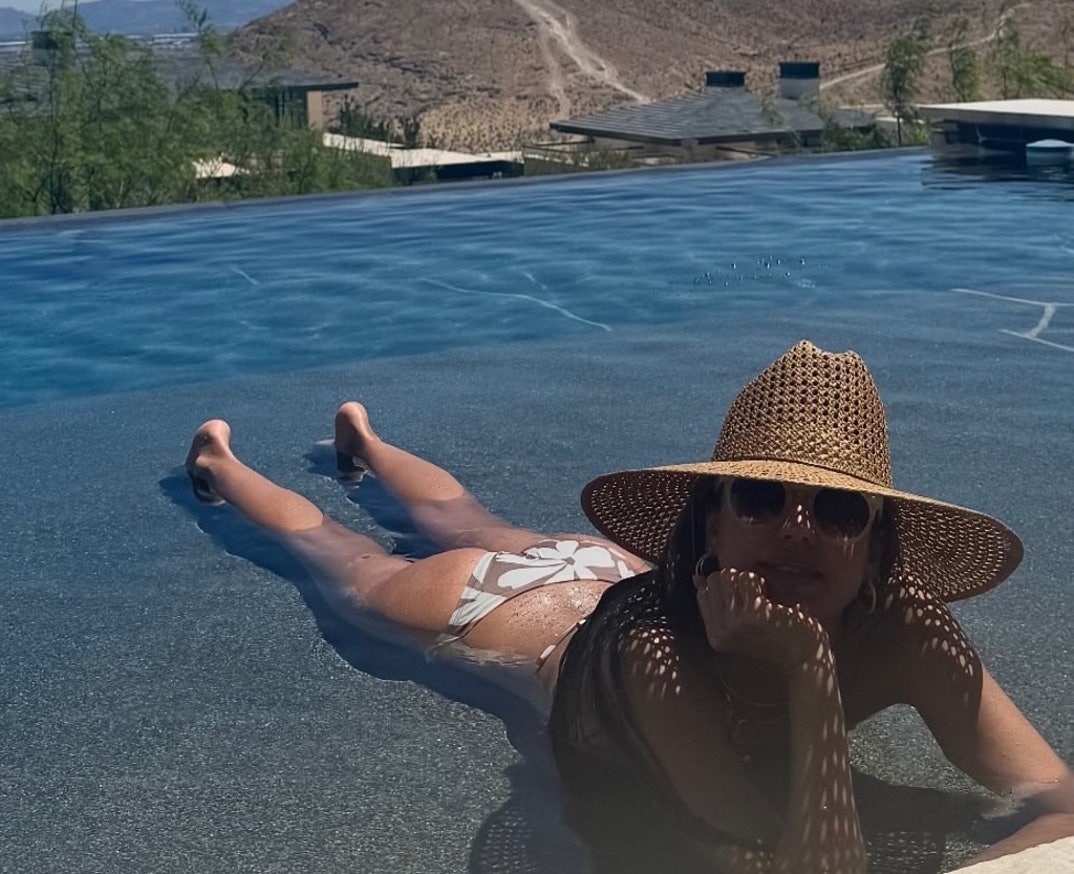 Jessica Alba Hot Shots 1