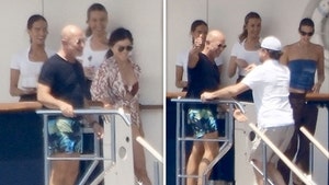 jeff bezos lauren sanchez leo dicaprio vittoria ceretti bg 1