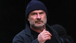 1120-Liev-Schreiber-Spotted-Hospital-PRIMARY