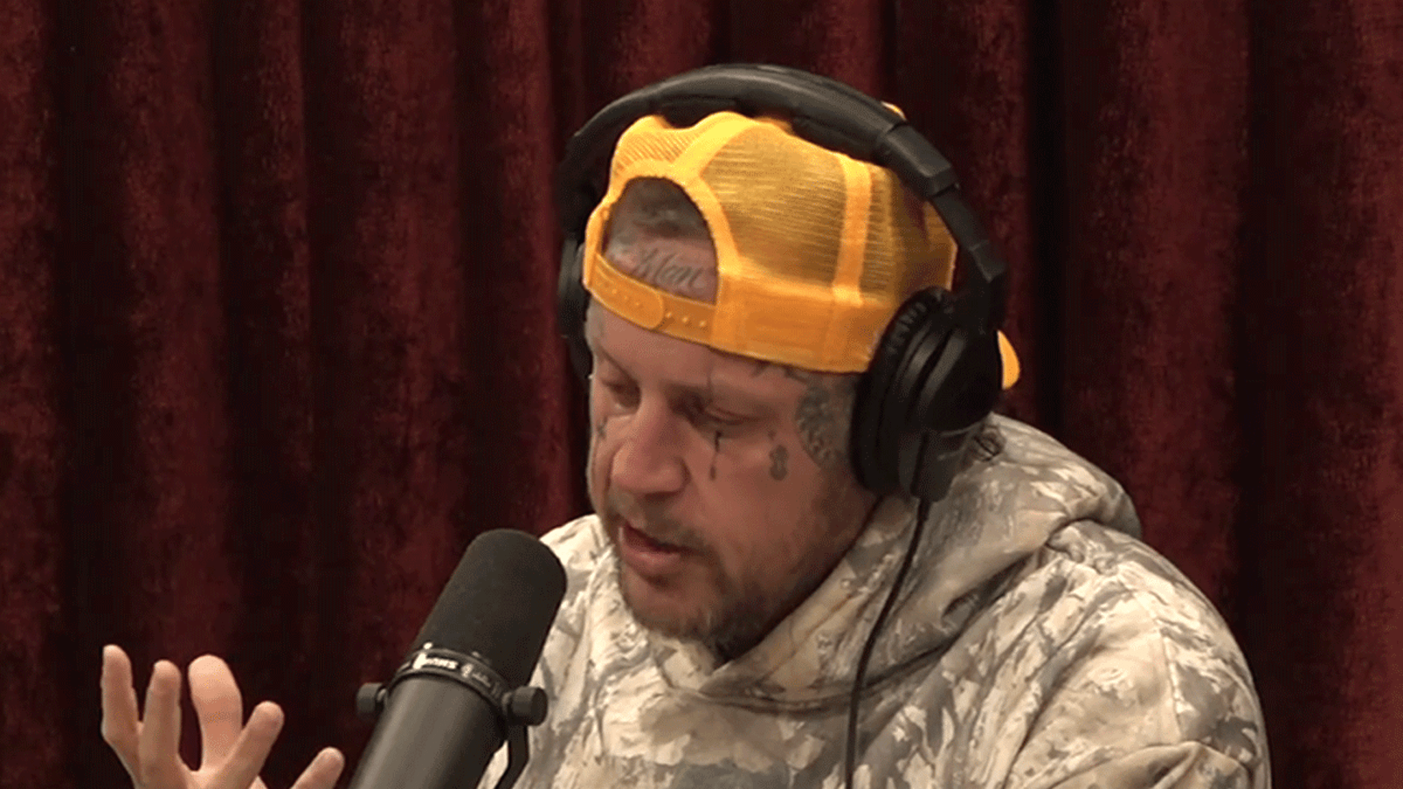 Jelly Roll Tells Joe Rogan He Used to Be So Fat, Sex Was Like Playing Twister Jelly Roll Tells Joe Rogan He Used to Be So Fat, Sex Was Like Playing Twister
