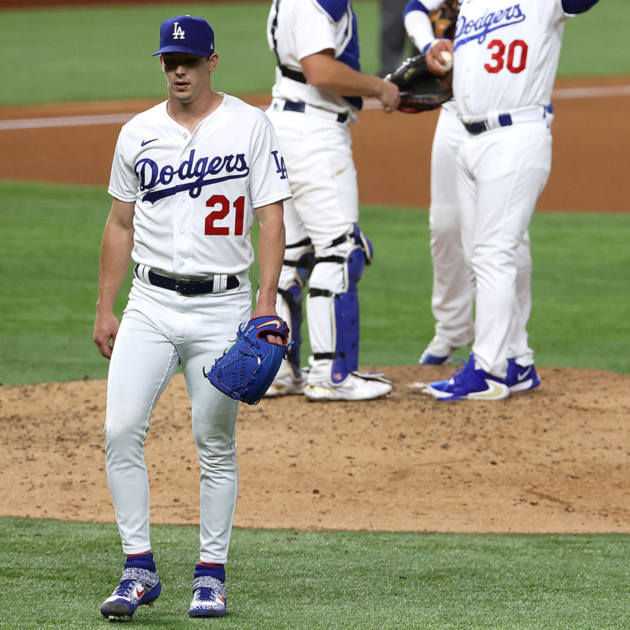 Dodgers' Walker Buehler Suffocates Legs In Super Tight Pants