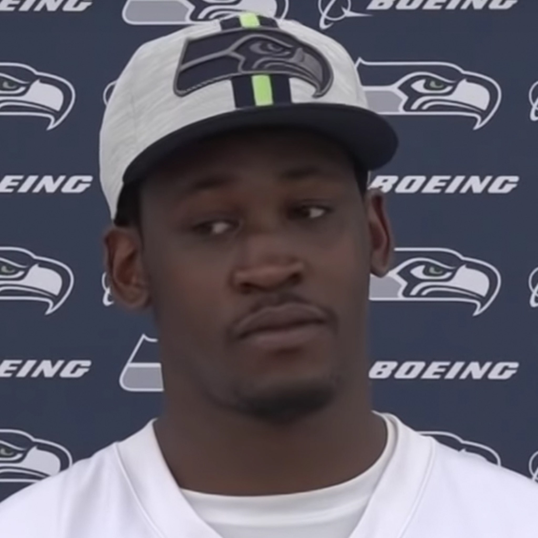 Aldon Smith, Seahawks DE, wanted on battery charge