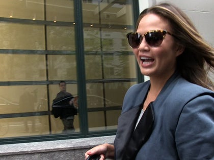 050814_christine_teigen_primary