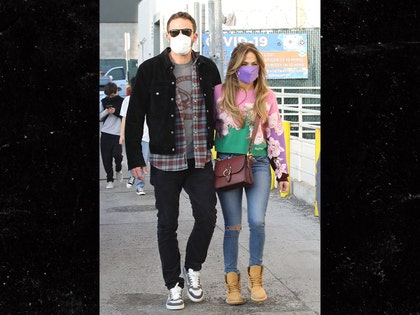 1204-jlo ben affleck bg main