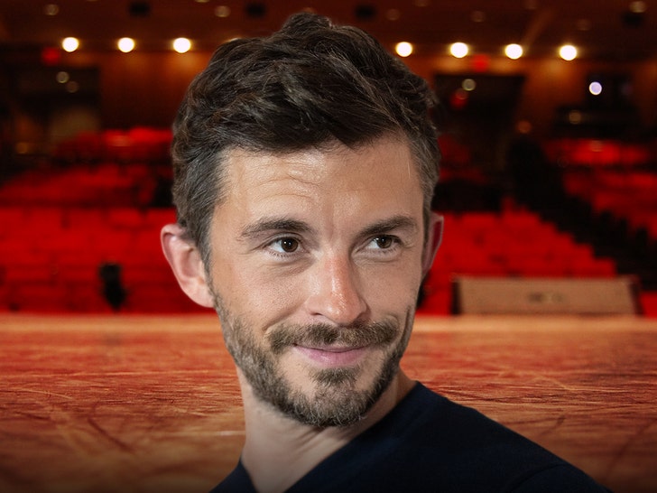 Jonathan-Bailey-getty-2