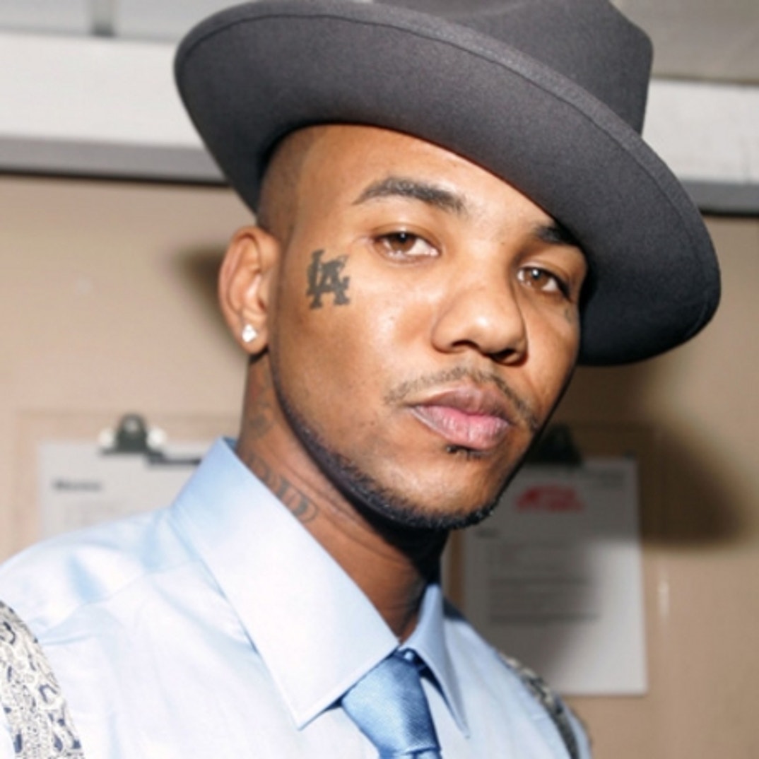39792-celebrity_pictures_gossip_0133_0009_Layer_7_full