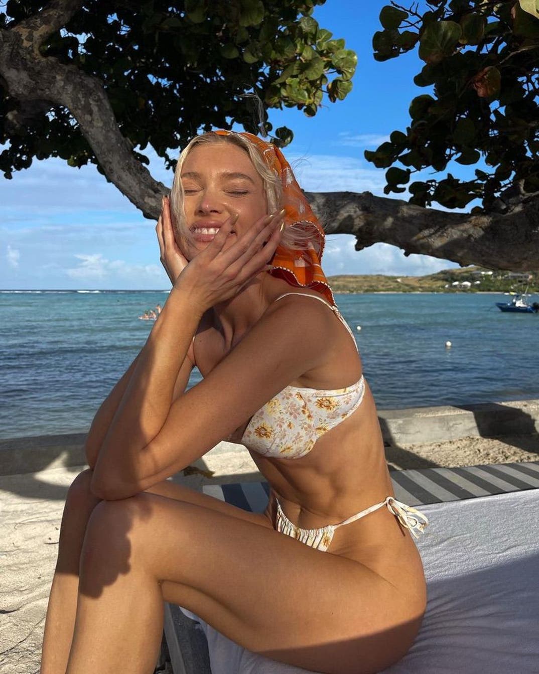 0416 Elsa Hosk Hot Shots 7