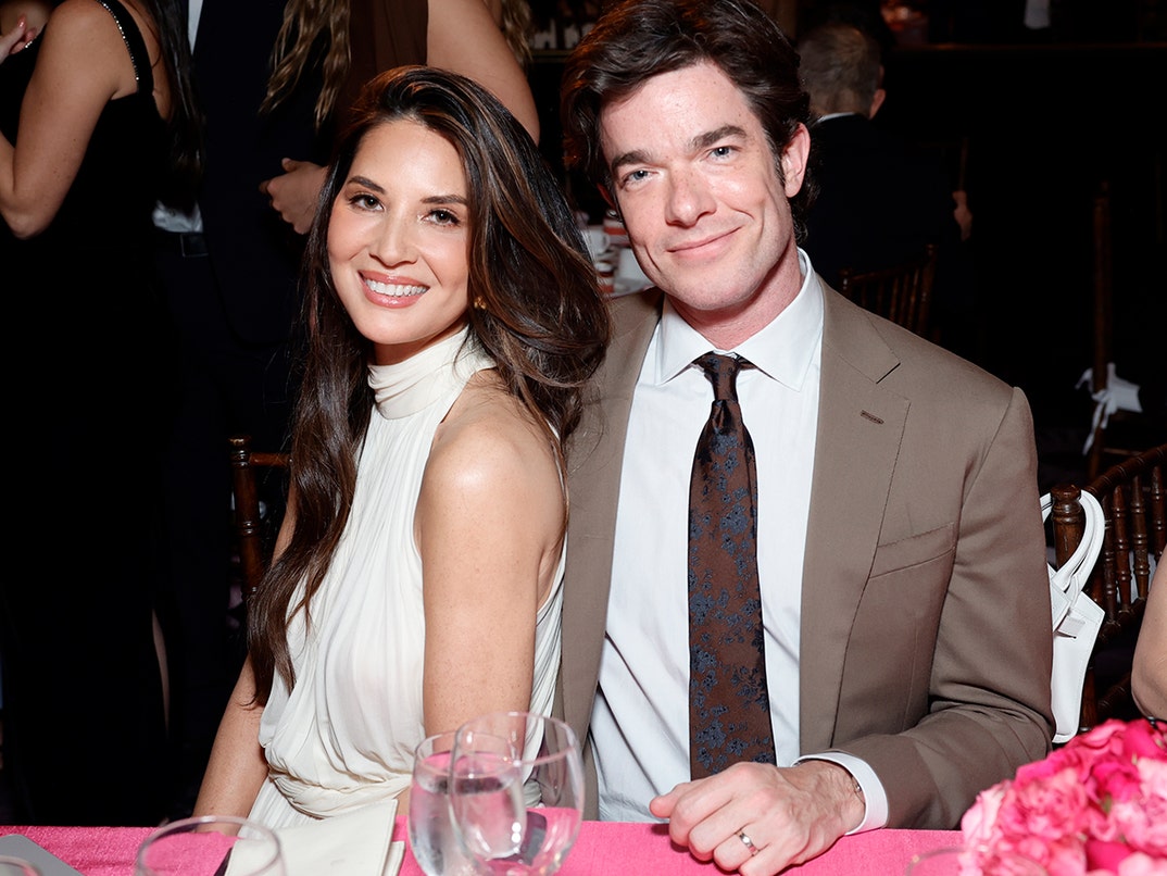John Mulaney Assisted Olivia Munn After She Was Diagnosed With Breast Cancer
