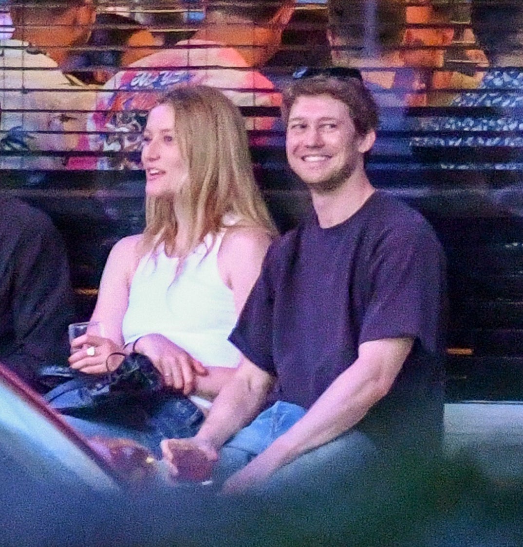 Joe Alwyn Sarah Pidgeon Date Night NYC 3