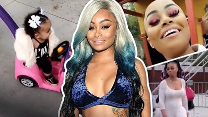 blac-chyna-stroller_clips