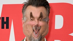 1110-josh-duhamel-celeb-scramble-primary_720