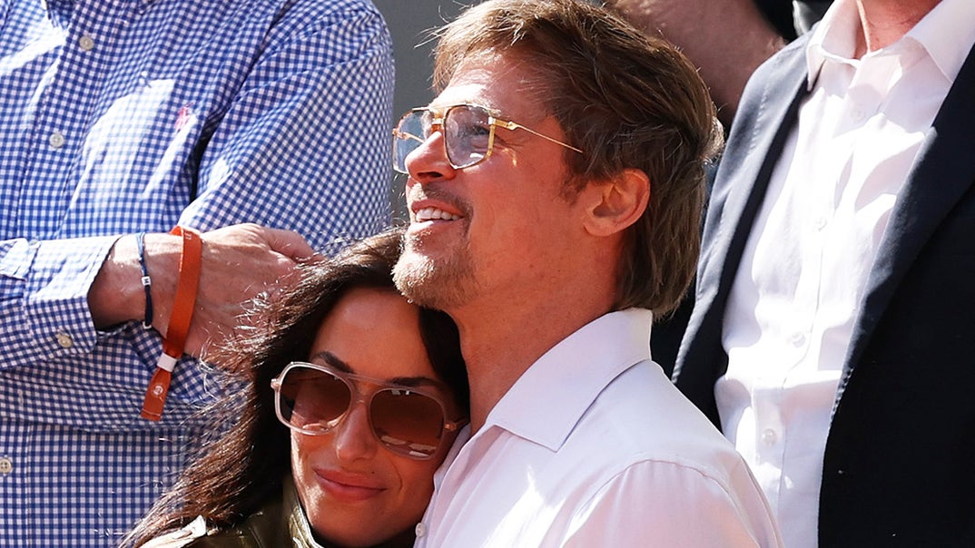 1013-Brad-Pitt-Ines-de-Ramon-Together-PRIMARY