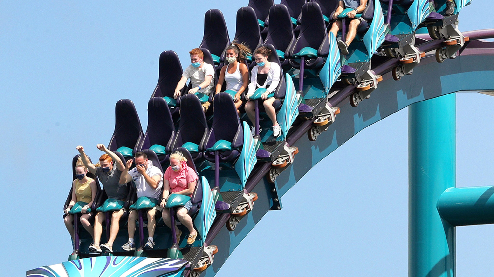 SeaWorld Orlando Shuts Down Mako Coaster After Fatal Six Flags Accident
