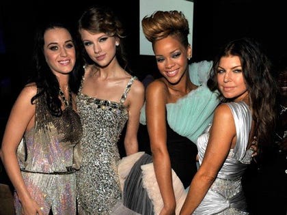 0131_katy_taylor_rihanna_fergie_wwyr