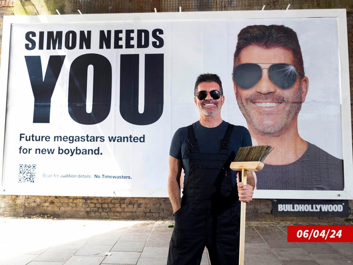 Simon Cowell 'installs' a billboard in London