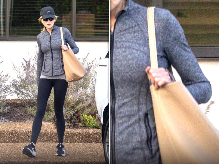 Nicole Kidman Spotted Ringless in Nashville